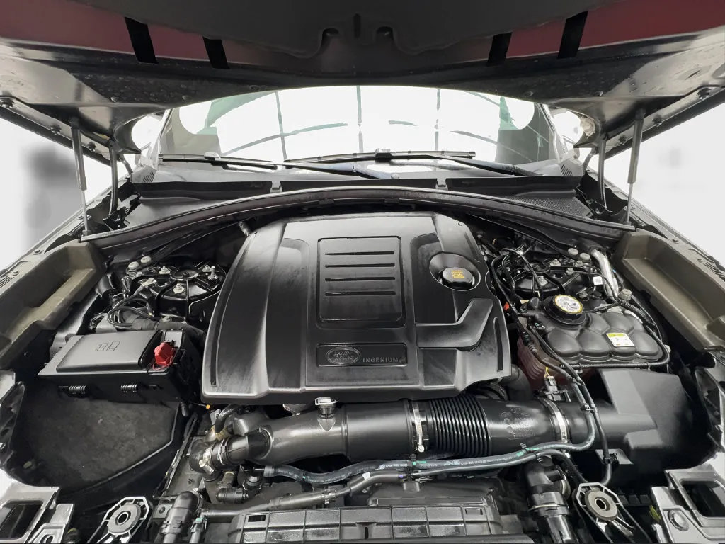 Land Rover Range Rover Velar photo 20
