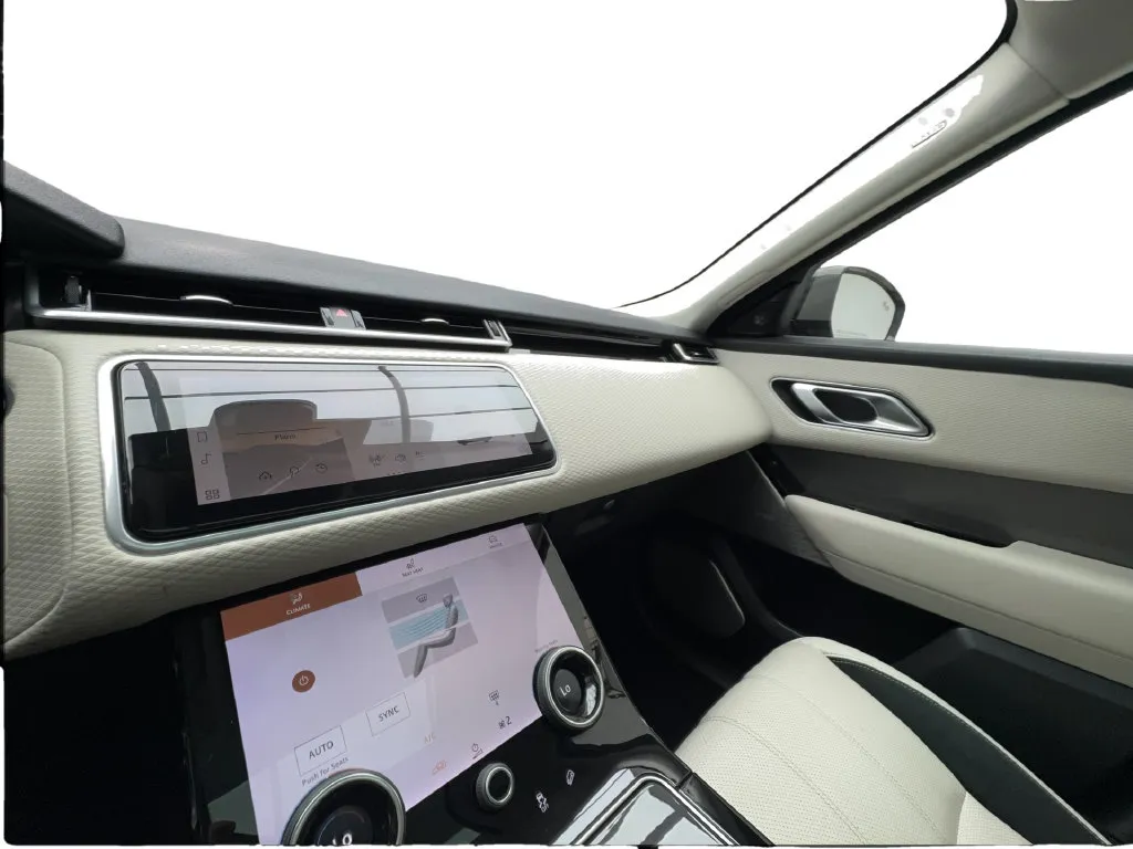 Land Rover Range Rover Velar photo 48