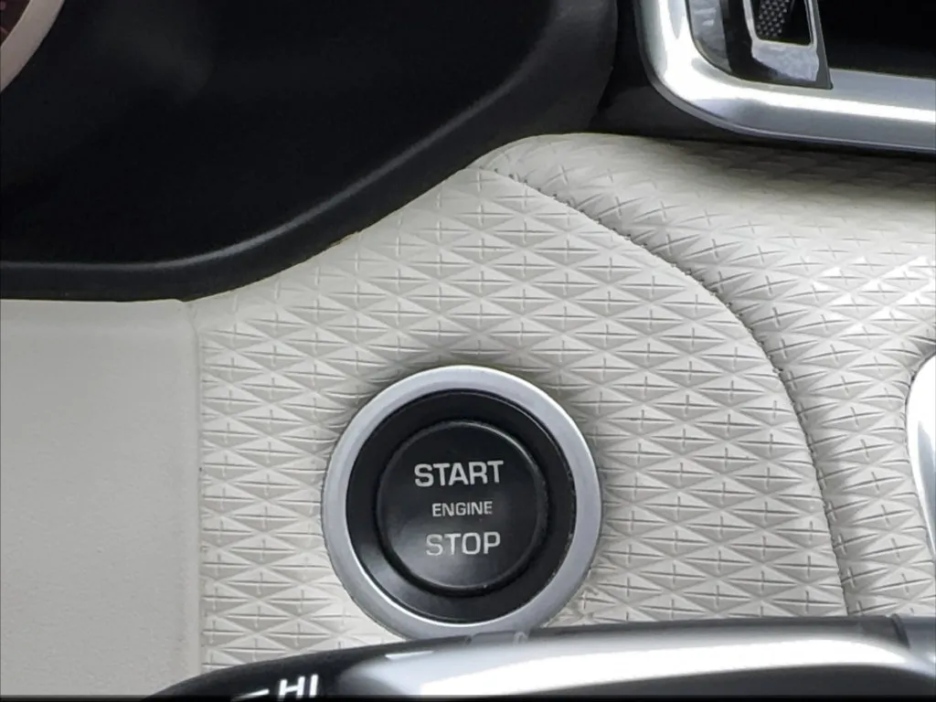 Land Rover Range Rover Velar photo 58