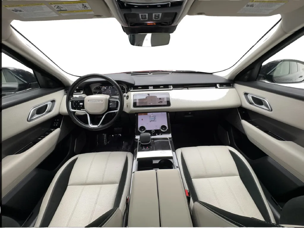Land Rover Range Rover Velar photo 42