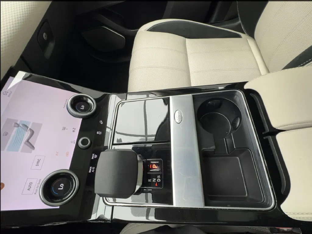 Land Rover Range Rover Velar photo 53