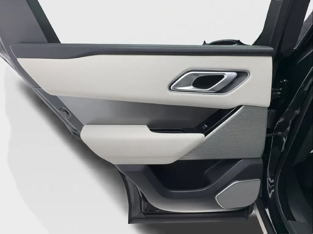 Land Rover Range Rover Velar photo 29
