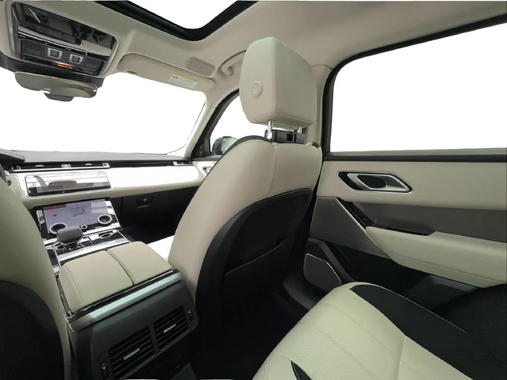 Land Rover Range Rover Velar photo 44
