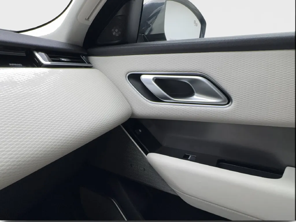 Land Rover Range Rover Velar photo 50