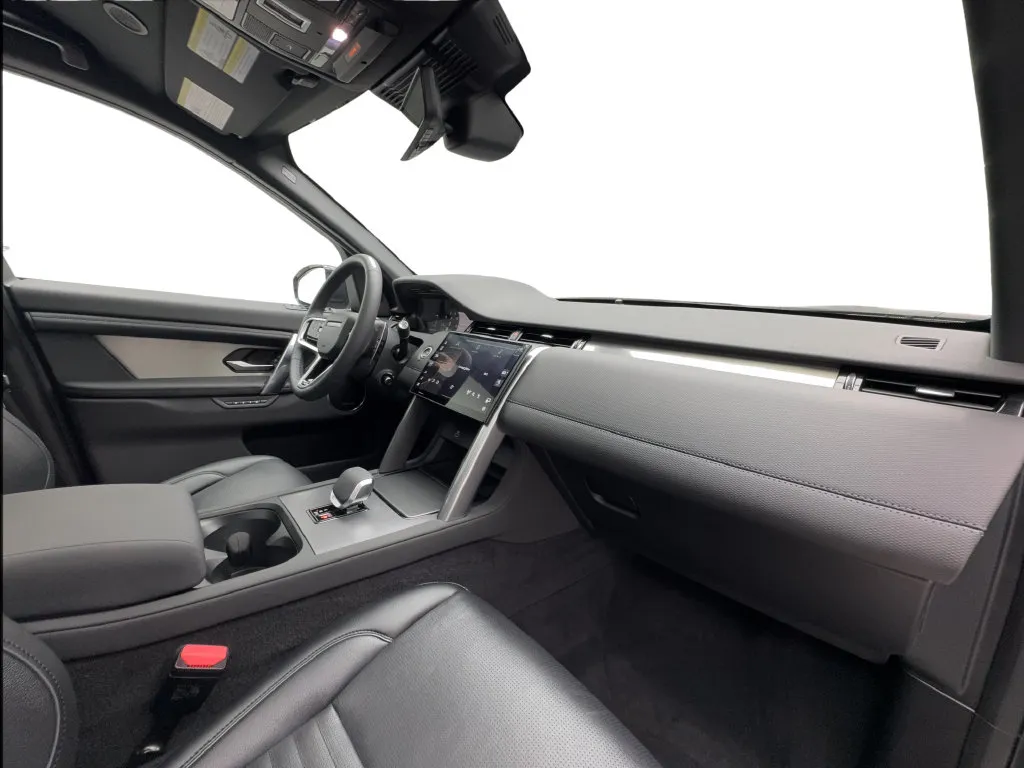 Land Rover Discovery Sport photo 33