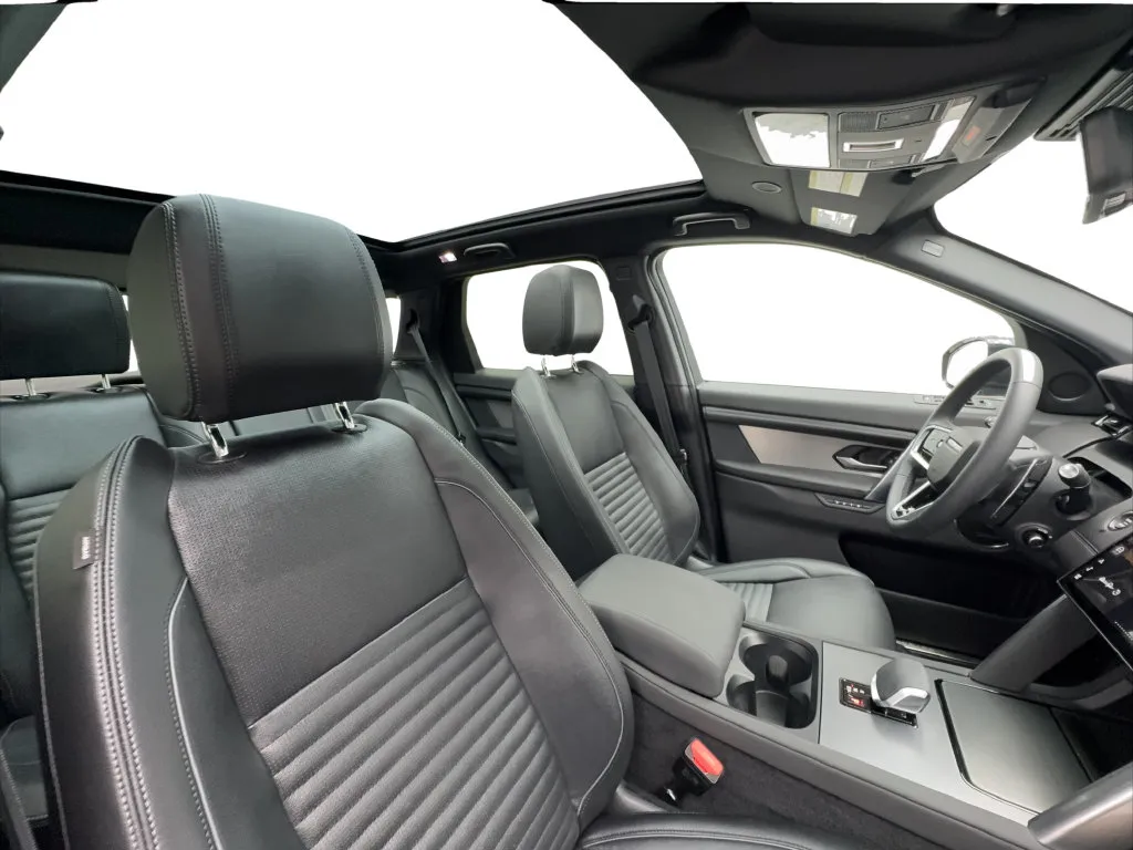 Land Rover Discovery Sport photo 32