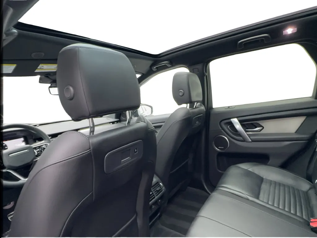 Land Rover Discovery Sport photo 25