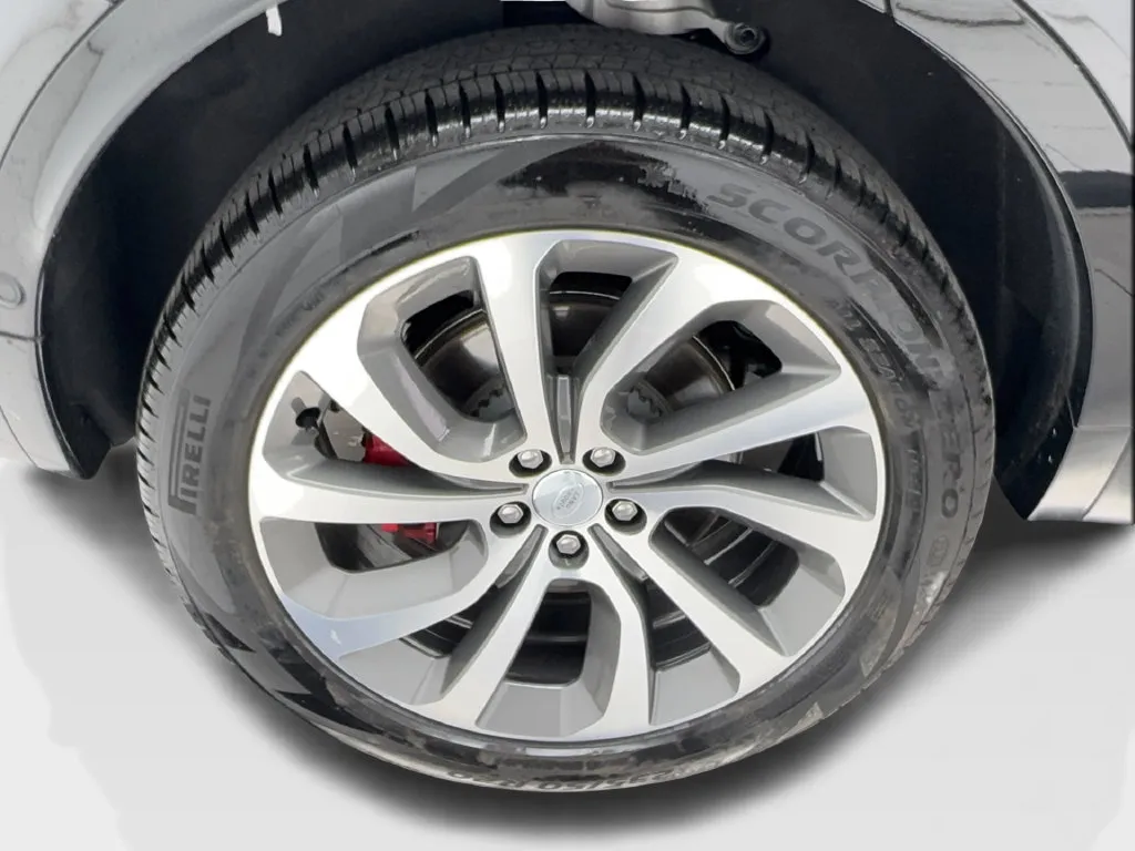 Land Rover Discovery Sport photo 16