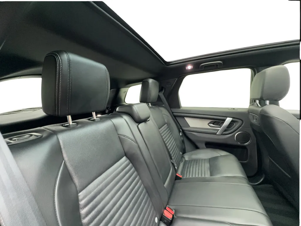 Land Rover Discovery Sport photo 28