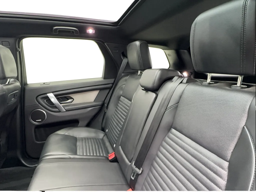 Land Rover Discovery Sport photo 26