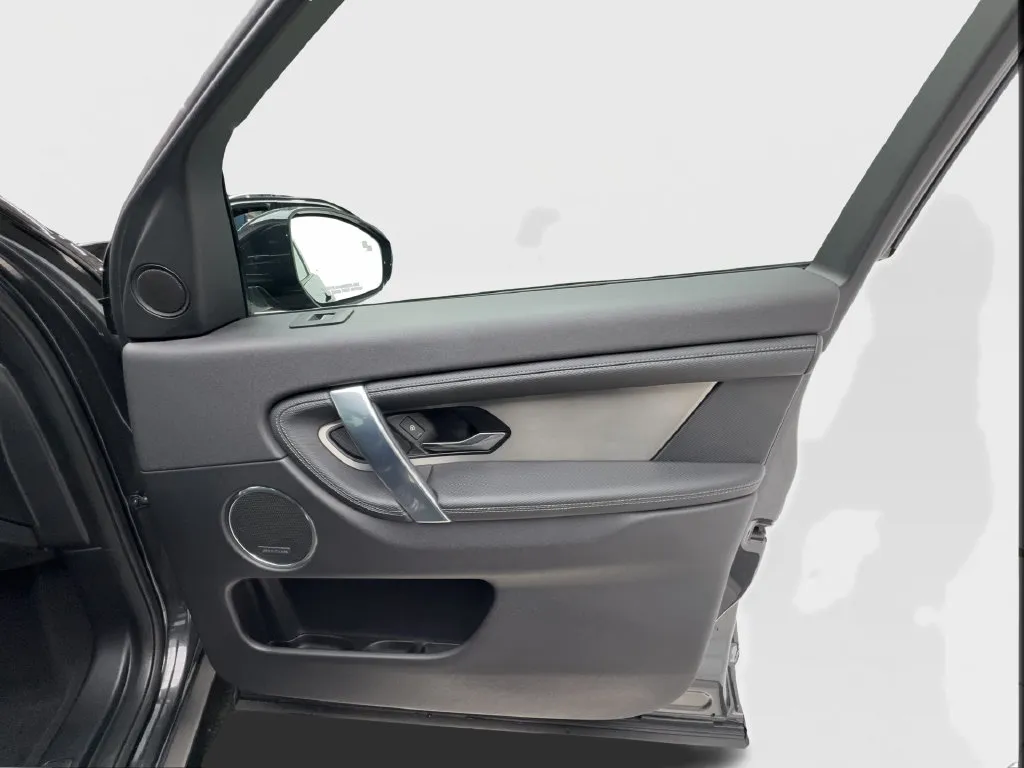 Land Rover Discovery Sport photo 34