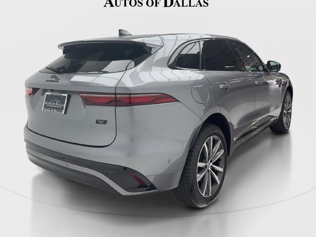 Jaguar F-PACE photo 7