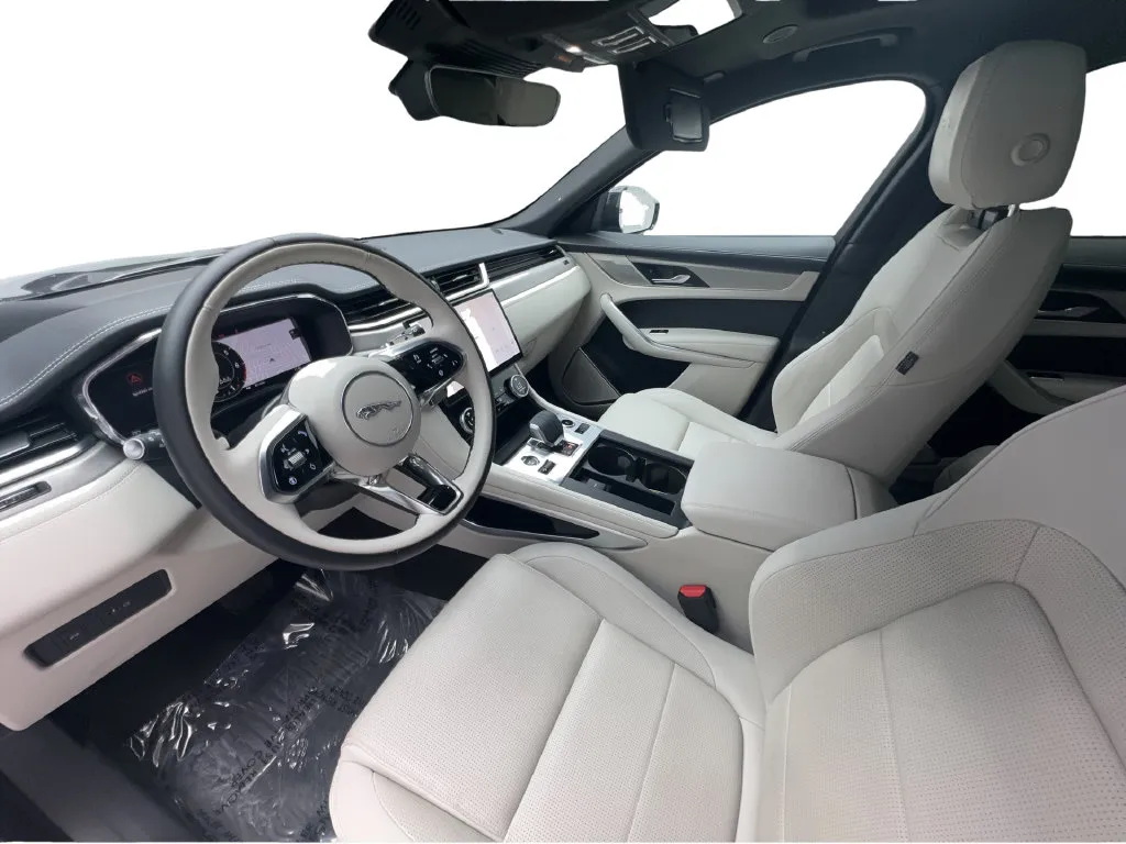 Jaguar F-PACE photo 19