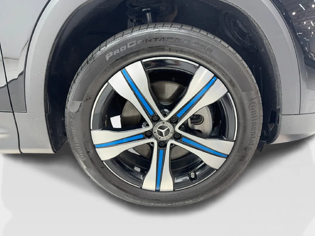 Mercedes-Benz EQB photo 16