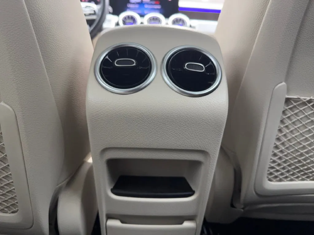 Mercedes-Benz EQB photo 34