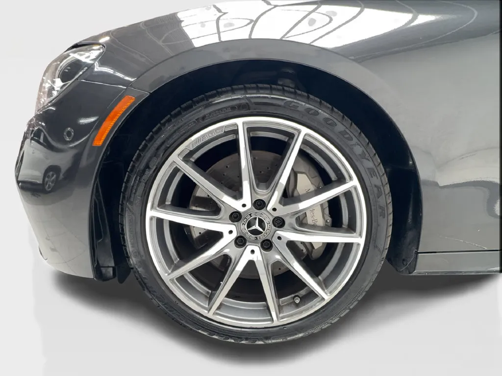 Mercedes-Benz E-Class photo 14