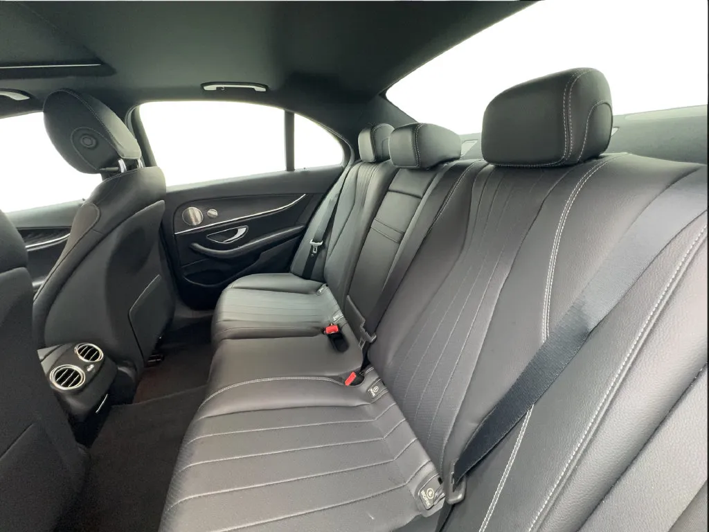 Mercedes-Benz E-Class photo 23