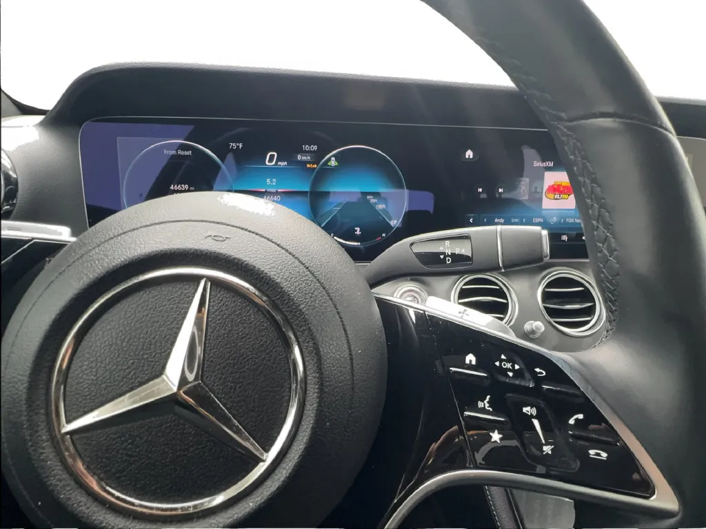 Mercedes-Benz E-Class photo 44