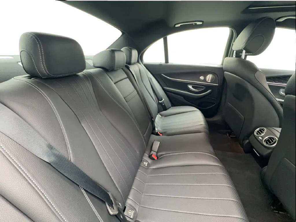 Mercedes-Benz E-Class photo 27
