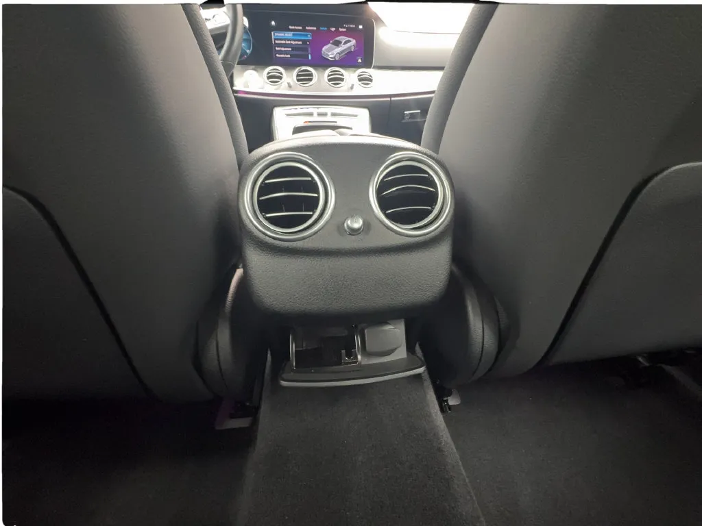 Mercedes-Benz E-Class photo 39