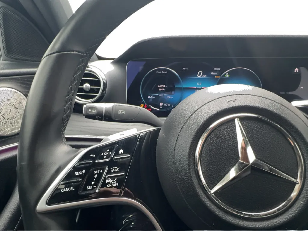 Mercedes-Benz E-Class photo 43