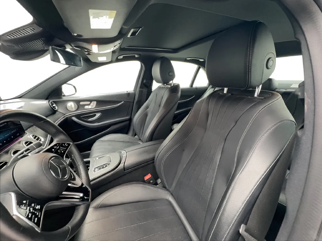 Mercedes-Benz E-Class photo 19