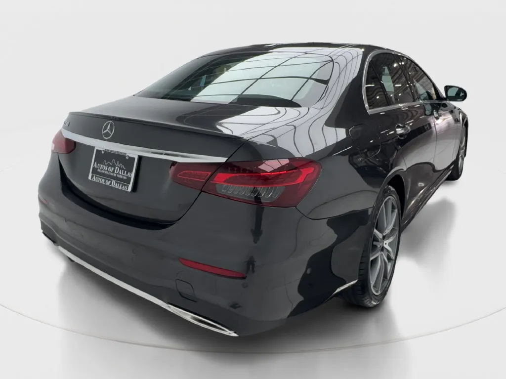 Mercedes-Benz E-Class photo 8