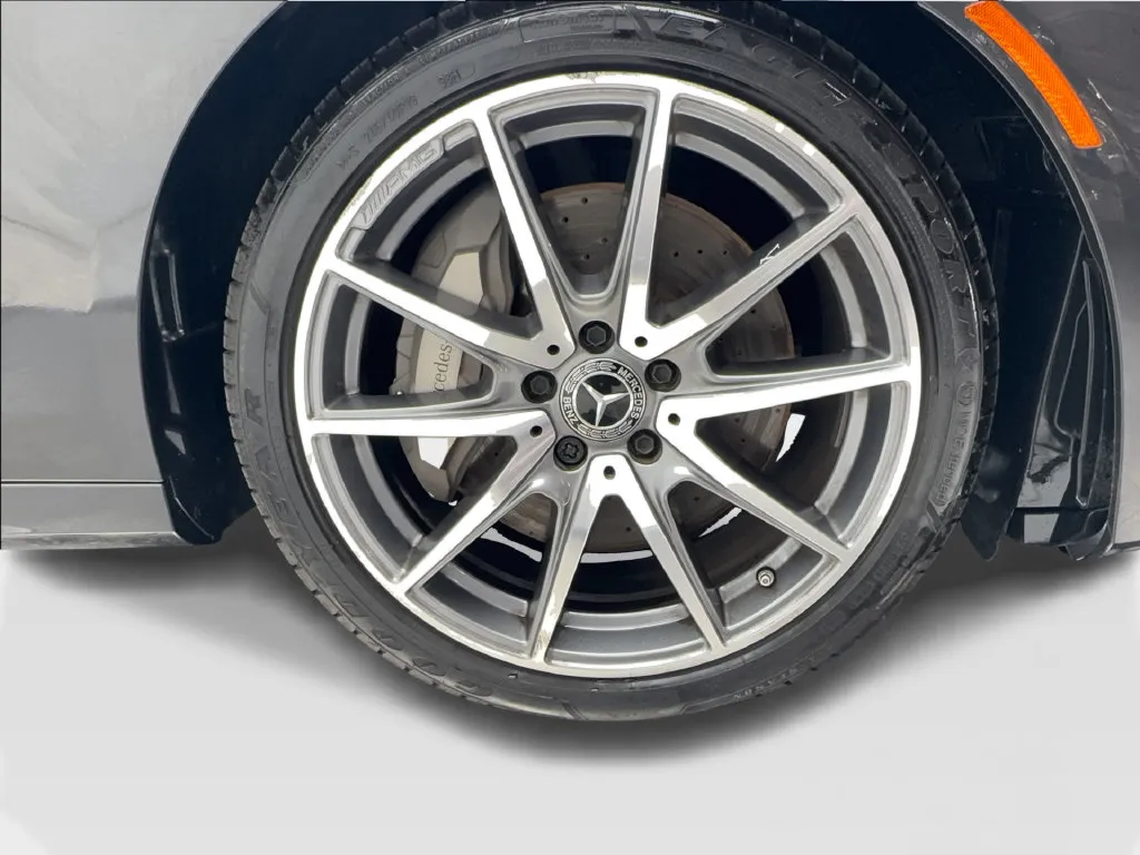 Mercedes-Benz E-Class photo 18