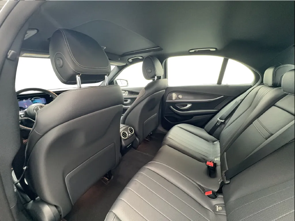 Mercedes-Benz E-Class photo 25