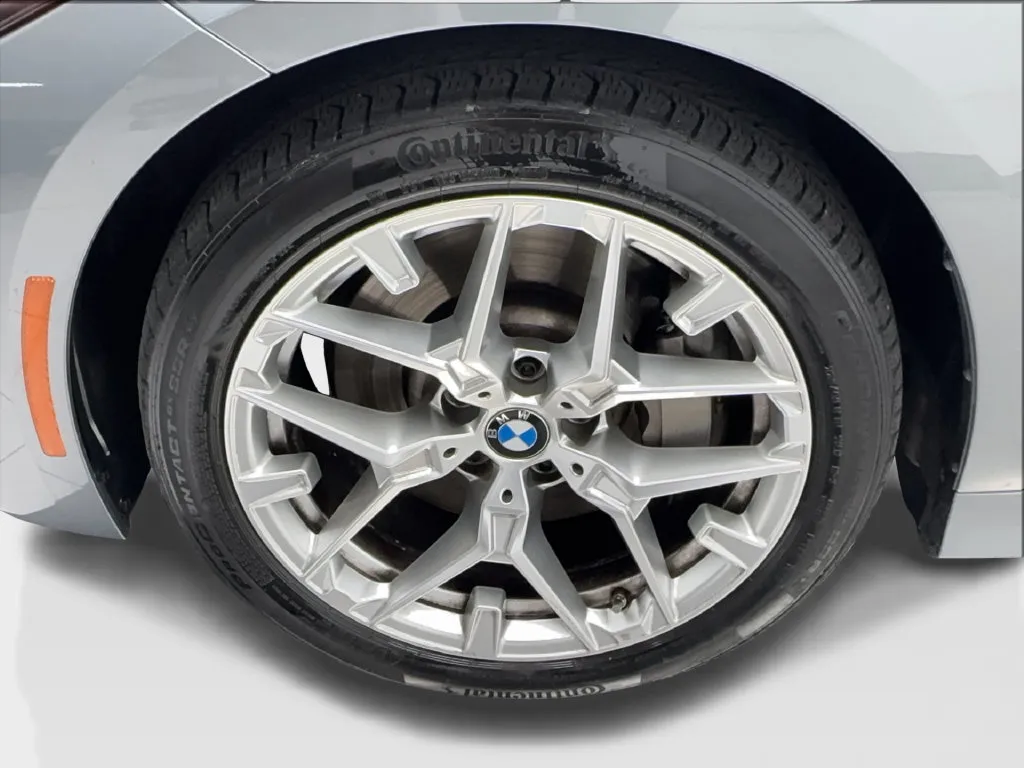 BMW 3 Series photo 15
