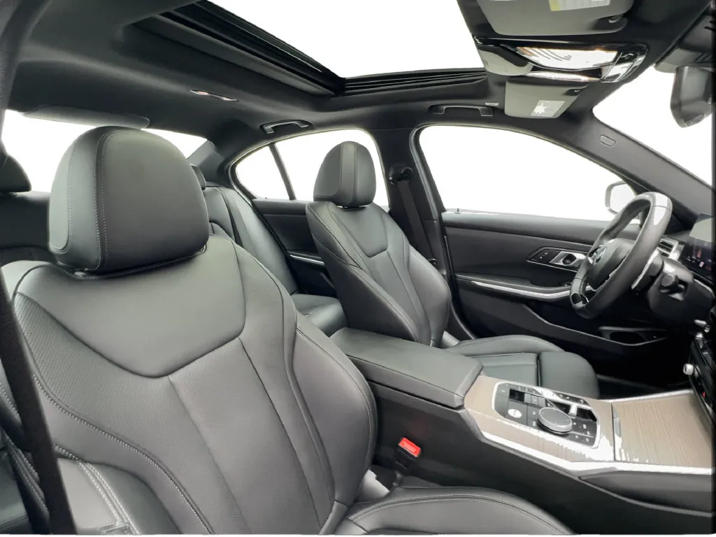 BMW 3 Series photo 34