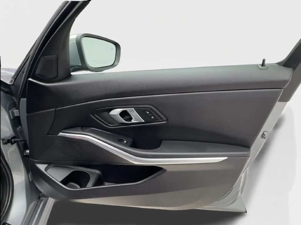 BMW 3 Series photo 37