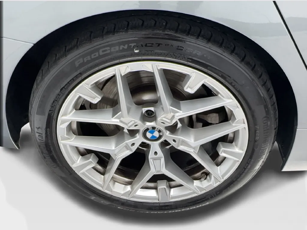 BMW 3 Series photo 18