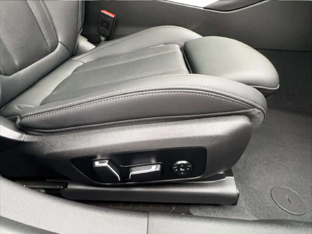 BMW 3 Series photo 35
