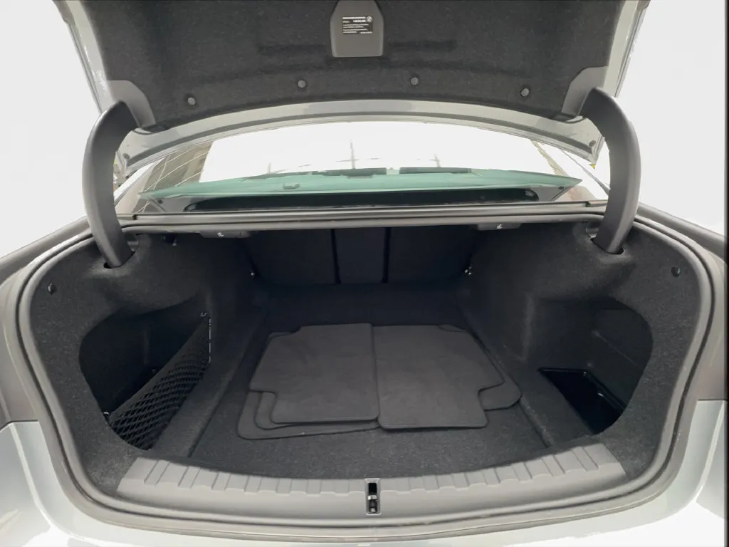 BMW 3 Series photo 19
