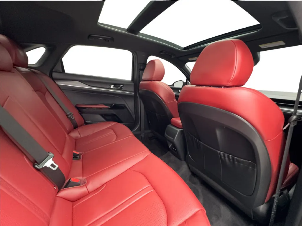 Kia K5 photo 30