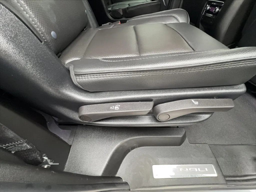 GMC Yukon photo 33