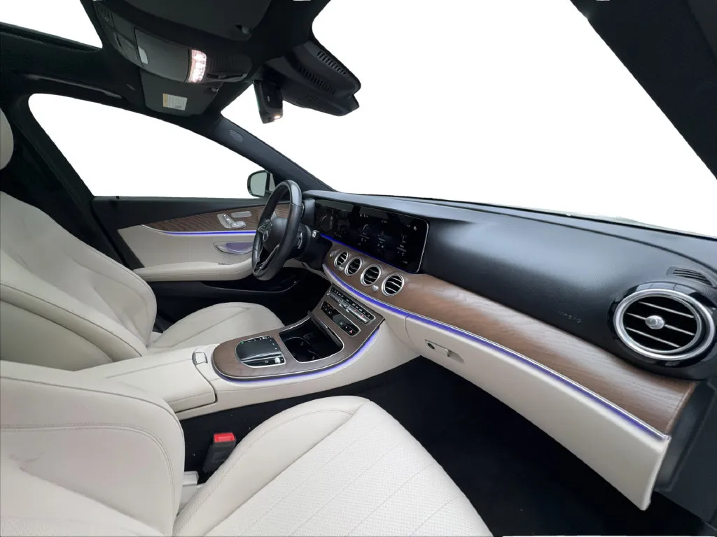 Mercedes-Benz E-Class photo 30