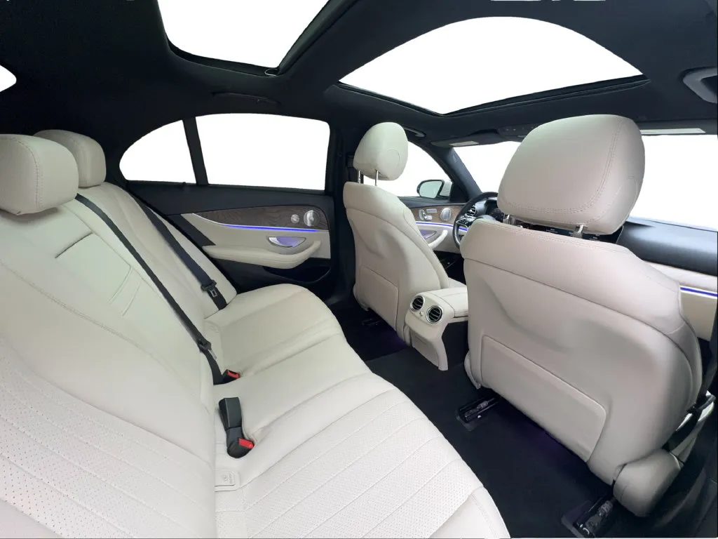 Mercedes-Benz E-Class photo 28