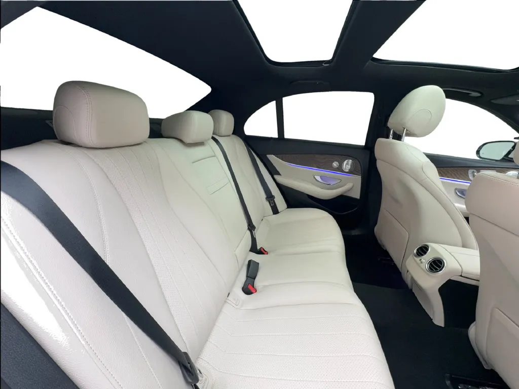 Mercedes-Benz E-Class photo 27