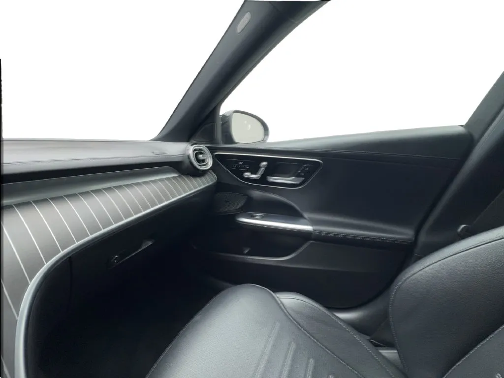 Mercedes-Benz C-Class photo 43