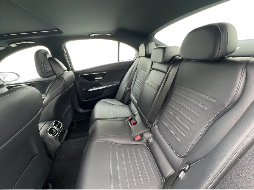 Mercedes-Benz C-Class photo 26