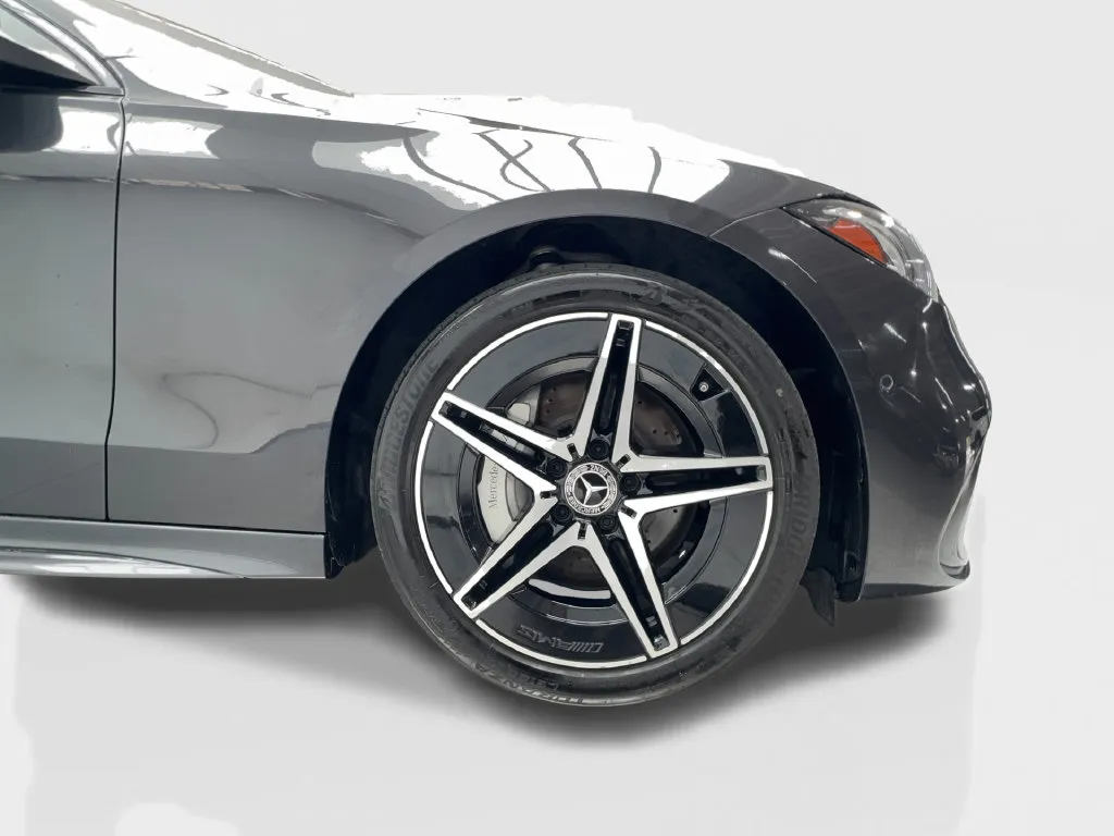 Mercedes-Benz C-Class photo 18