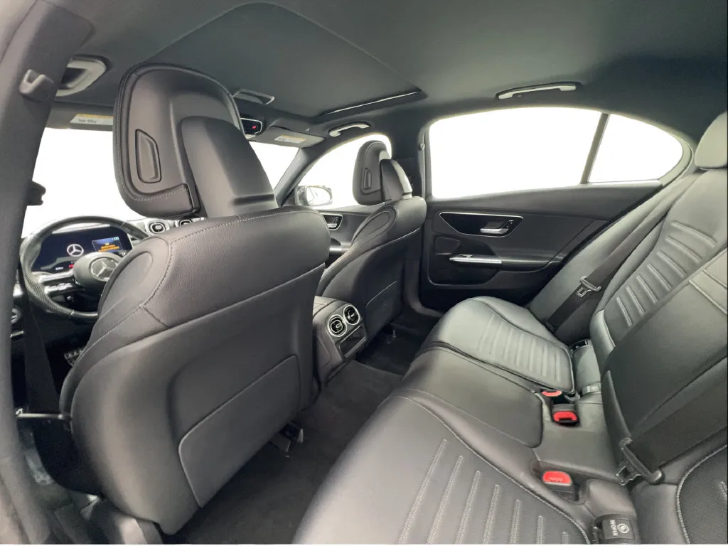 Mercedes-Benz C-Class photo 27