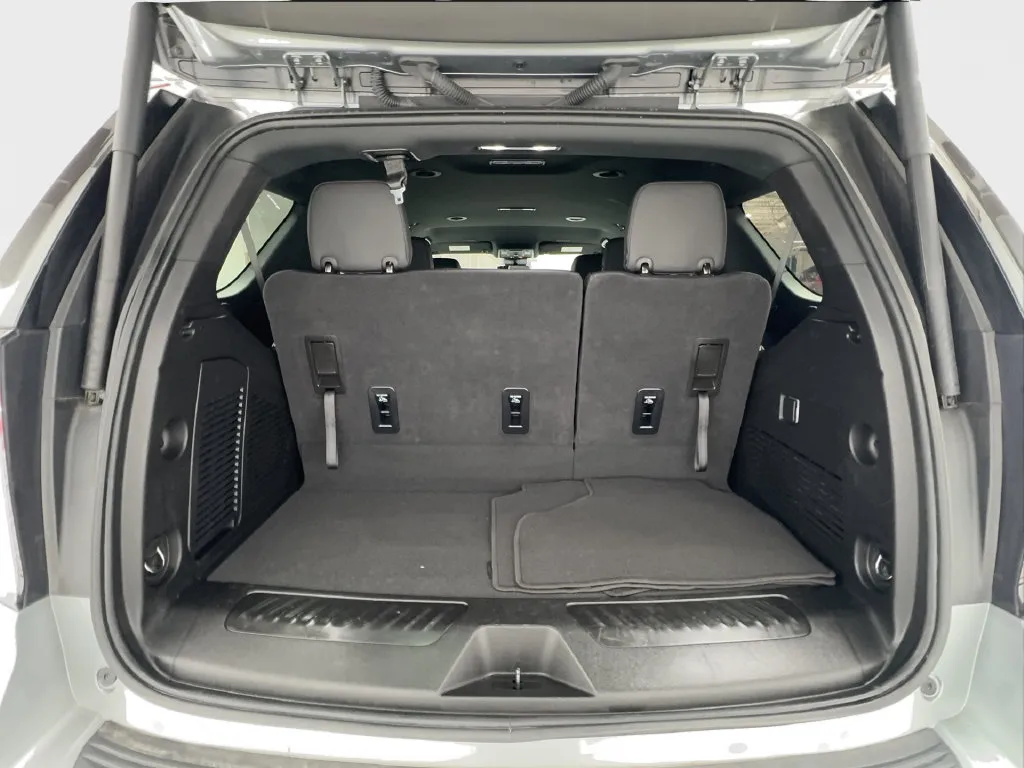 Chevrolet Tahoe photo 18