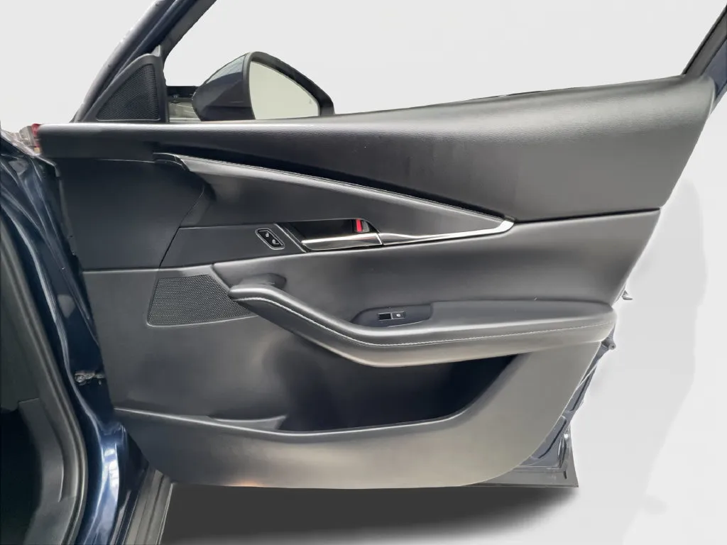 Mazda CX-30 photo 36
