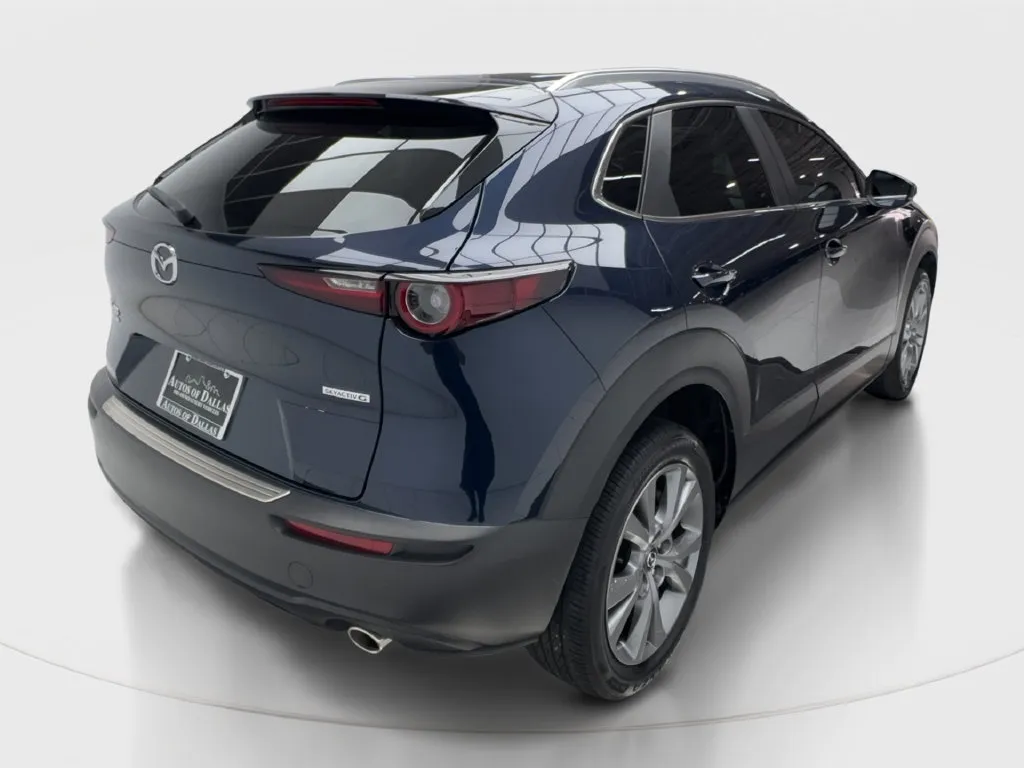 Mazda CX-30 photo 8
