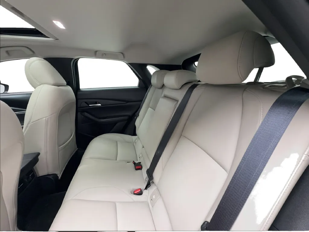 Mazda CX-30 photo 28