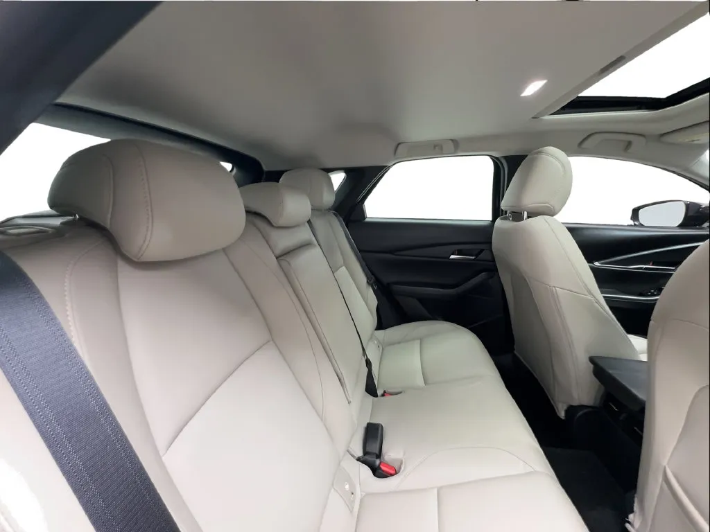 Mazda CX-30 photo 32