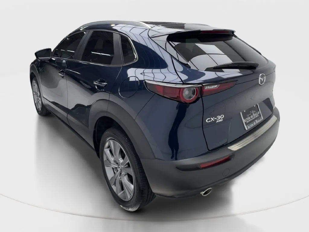 Mazda CX-30 photo 11